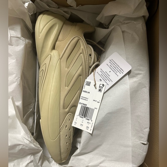 Adidas Ozelia Shoes - Picture 10 of 10